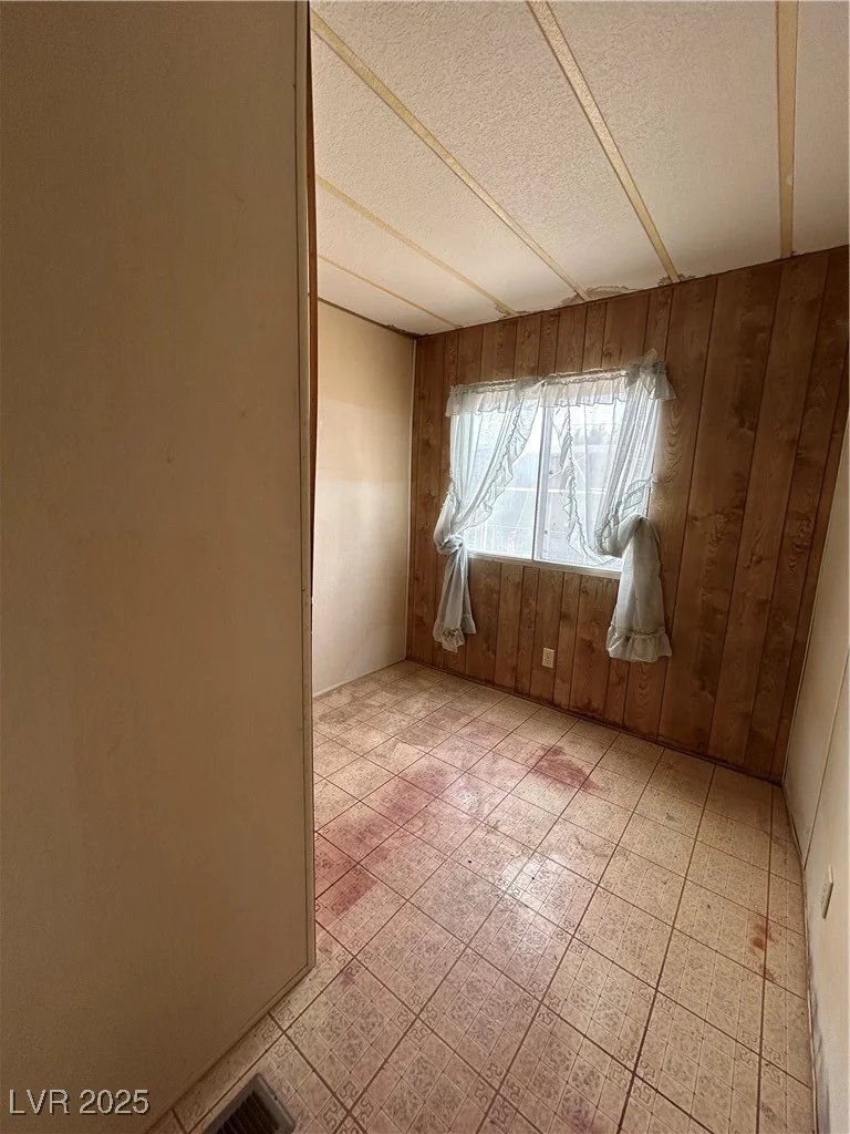 210 Bonnie Claire, Pahrump, NV 89048