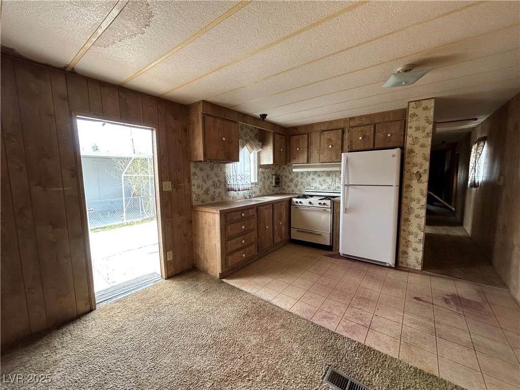 210 Bonnie Claire, Pahrump, NV 89048