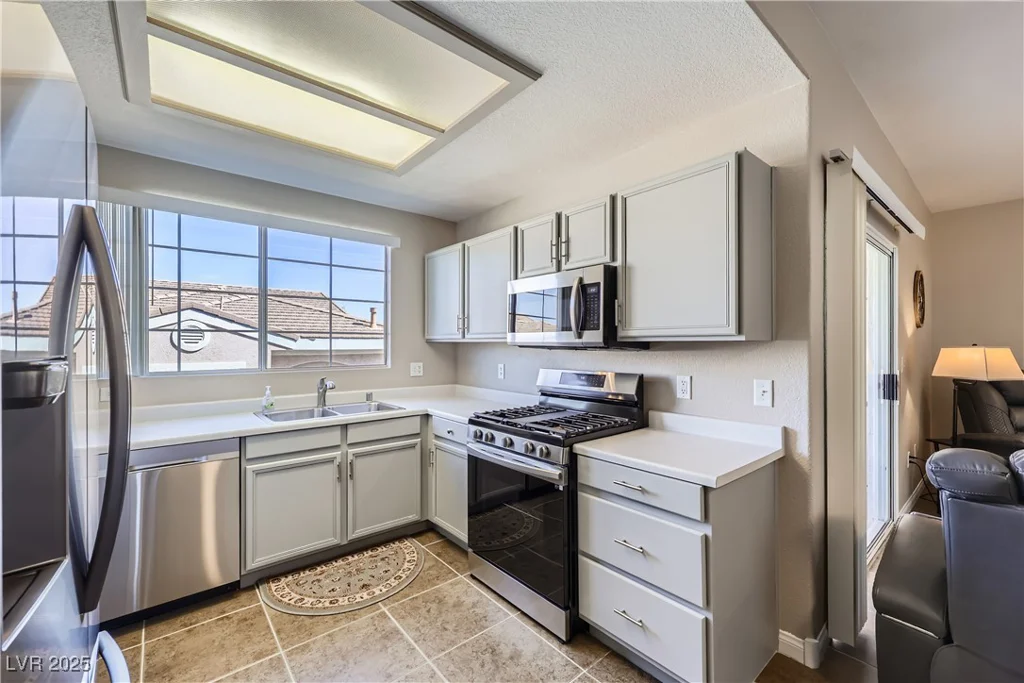 830 Carnegie, Henderson, NV 89052