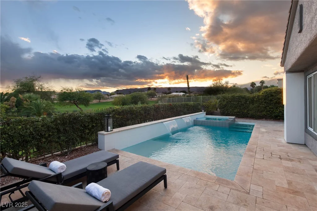10261 Largo Sassetta, Las Vegas, NV 89135