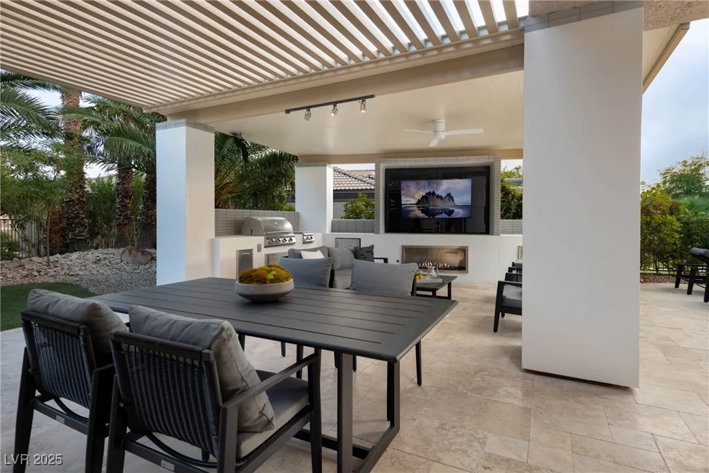10261 Largo Sassetta, Las Vegas, NV 89135