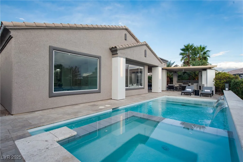 10261 Largo Sassetta, Las Vegas, NV 89135