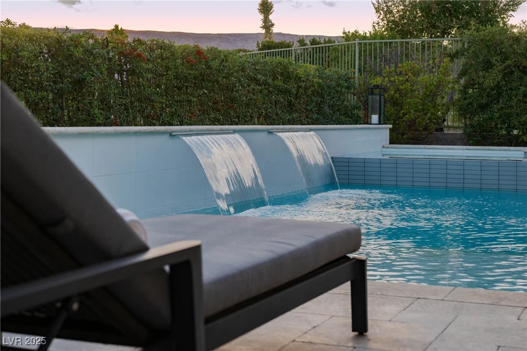 10261 Largo Sassetta, Las Vegas, NV 89135