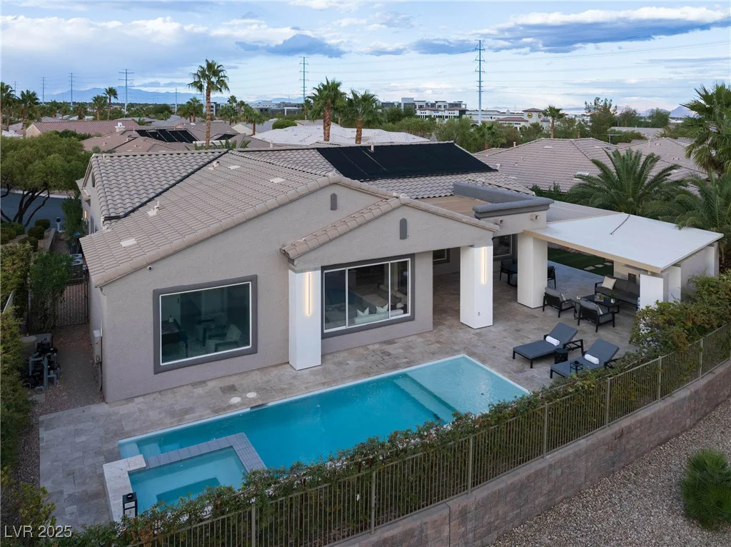 10261 Largo Sassetta, Las Vegas, NV 89135