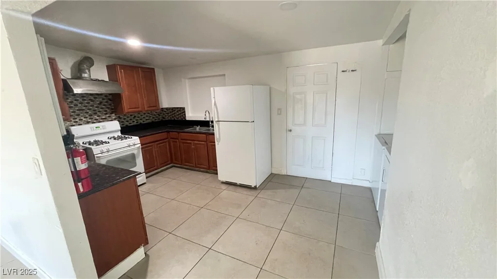 1308 Harriet, Las Vegas, NV 89101
