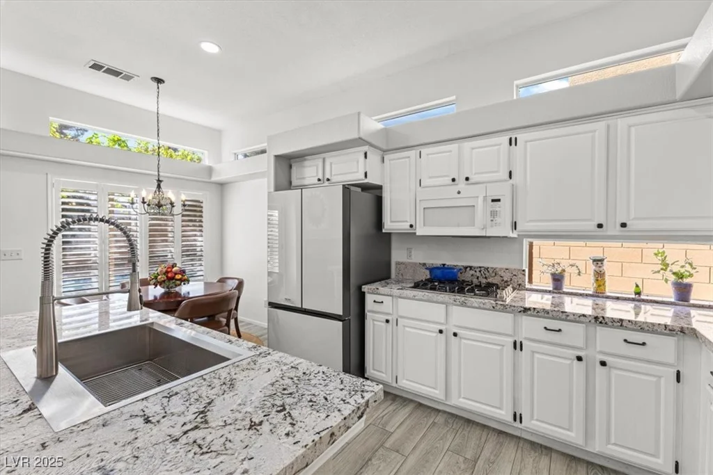 2163 Fountain Springs, Henderson, NV 89074