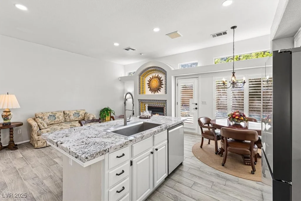 2163 Fountain Springs, Henderson, NV 89074