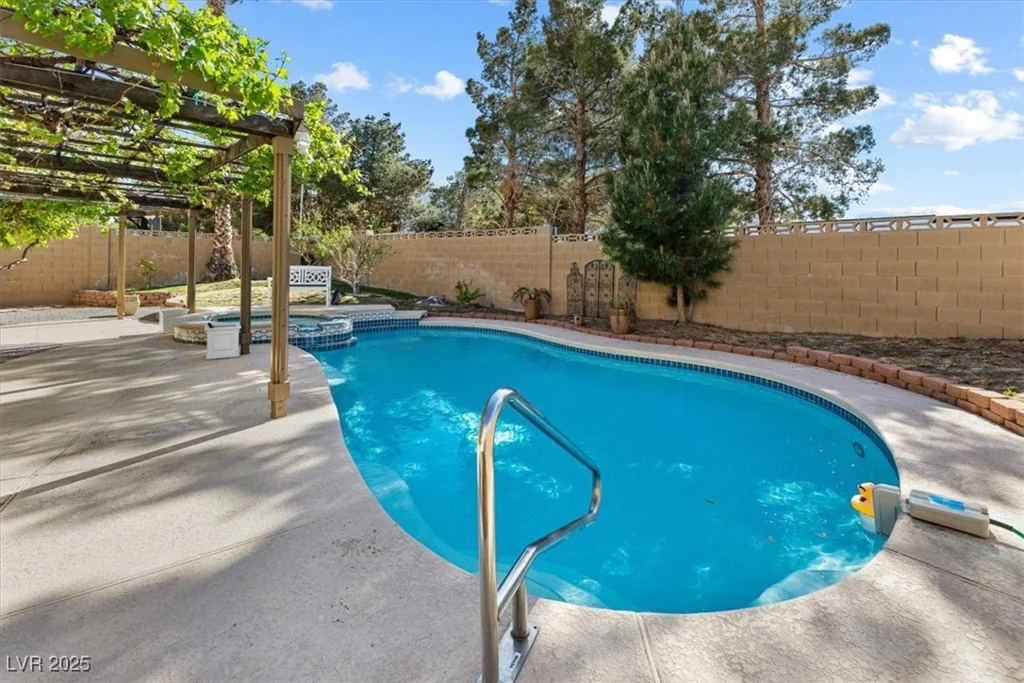 2163 Fountain Springs, Henderson, NV 89074