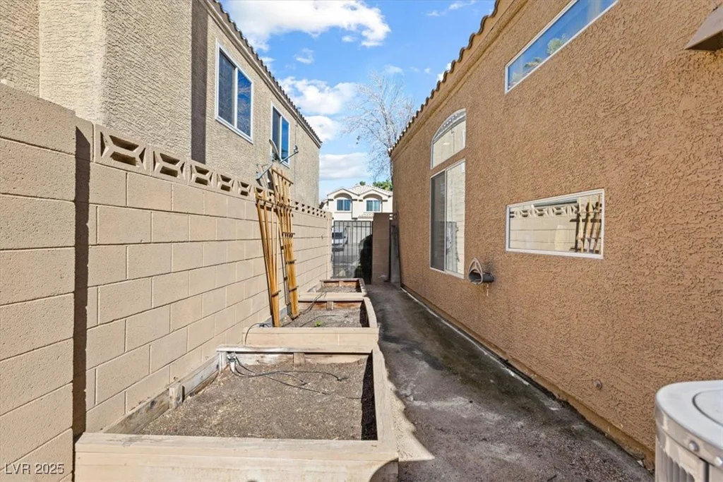 2163 Fountain Springs, Henderson, NV 89074