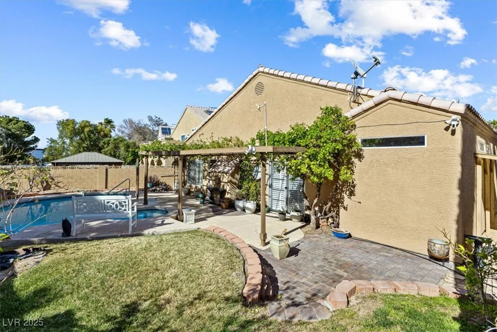 2163 Fountain Springs, Henderson, NV 89074