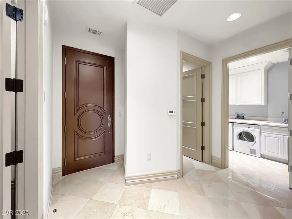 9101 Alta, Las Vegas, NV 89145