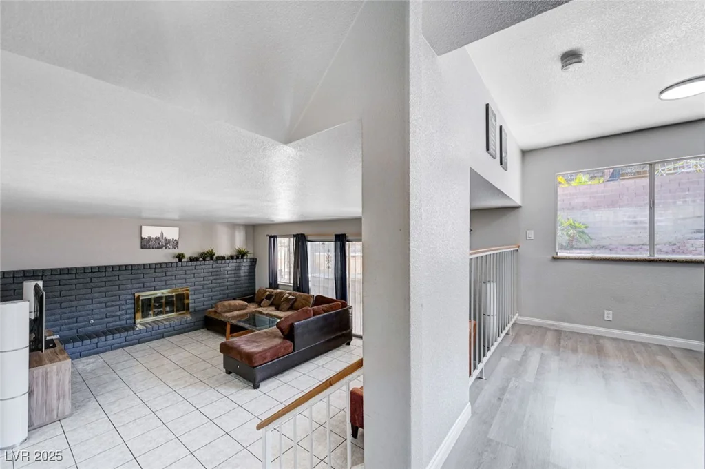 5049 Hibbetts, Las Vegas, NV 89103