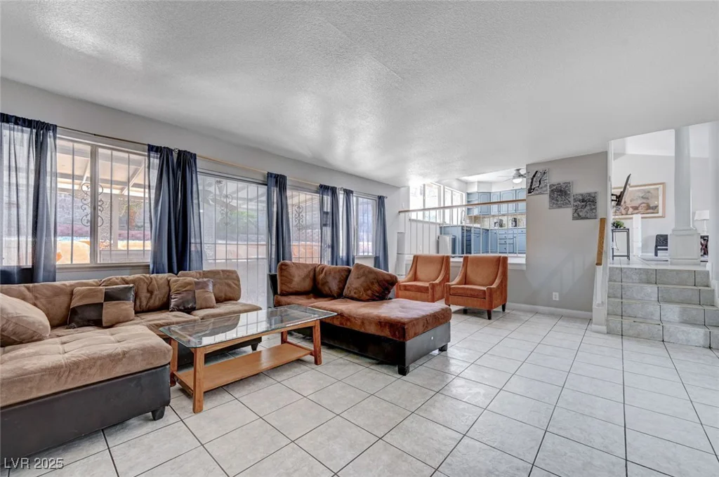 5049 Hibbetts, Las Vegas, NV 89103