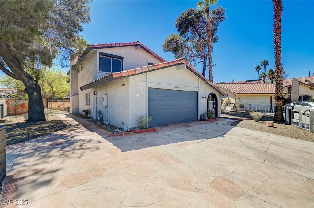 5049 Hibbetts, Las Vegas, NV 89103
