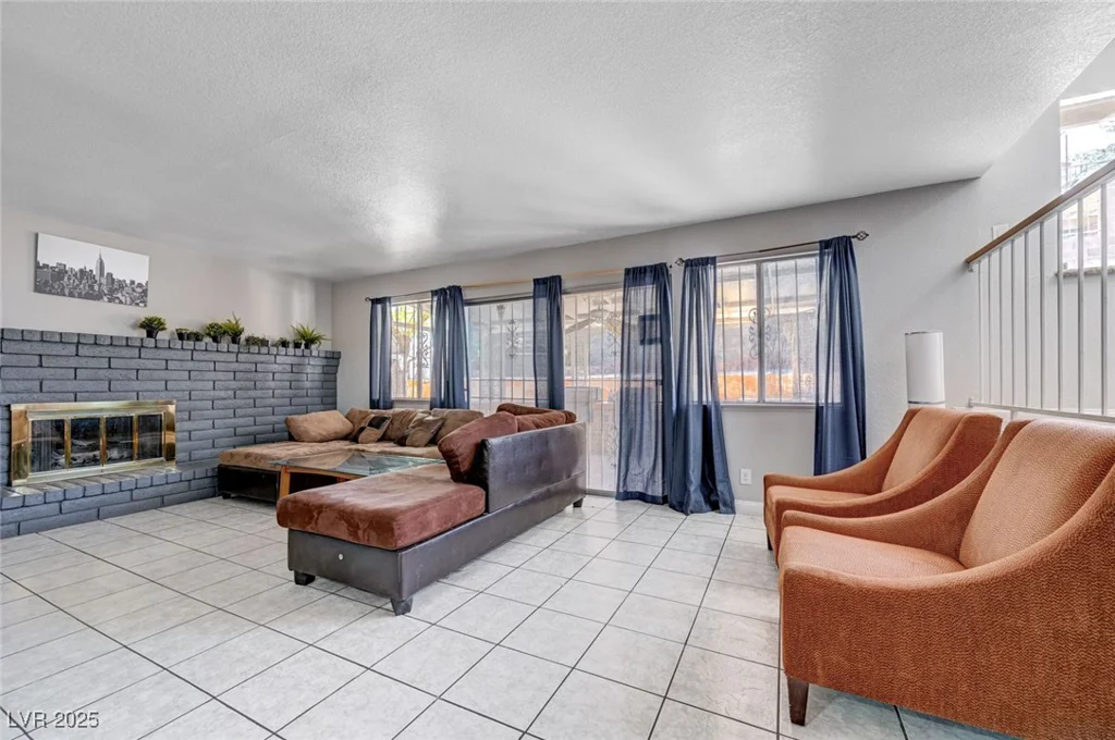 5049 Hibbetts, Las Vegas, NV 89103