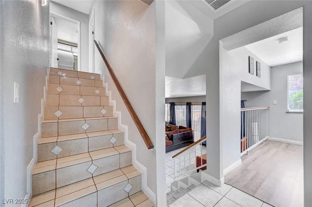 5049 Hibbetts, Las Vegas, NV 89103