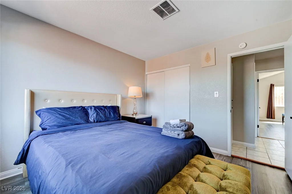 5049 Hibbetts, Las Vegas, NV 89103