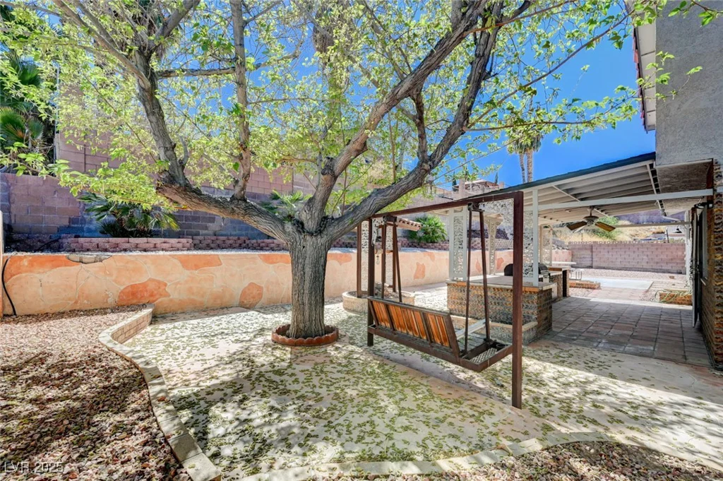 5049 Hibbetts, Las Vegas, NV 89103