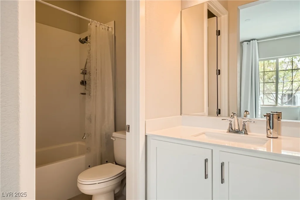 728 Omaggio, Henderson, NV 89011