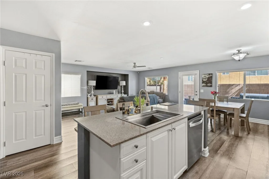 232 Dog Leg, Las Vegas, NV 89148