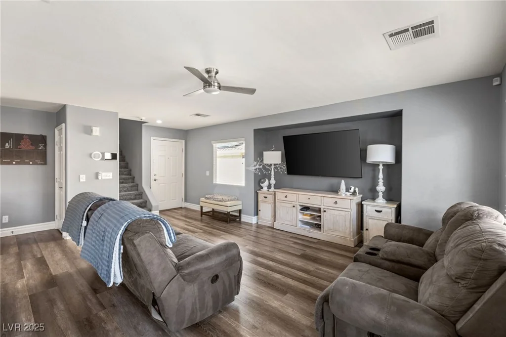 232 Dog Leg, Las Vegas, NV 89148