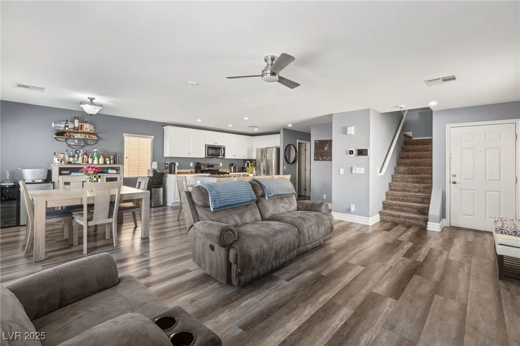 232 Dog Leg, Las Vegas, NV 89148