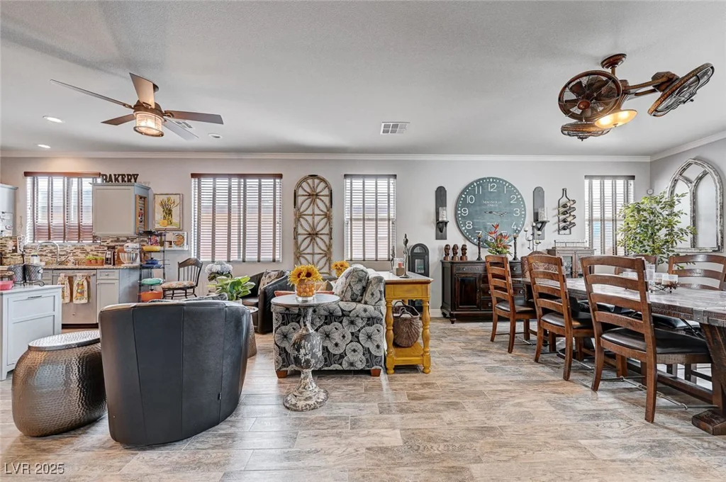6929 Benson Ferry, Las Vegas, NV 89149
