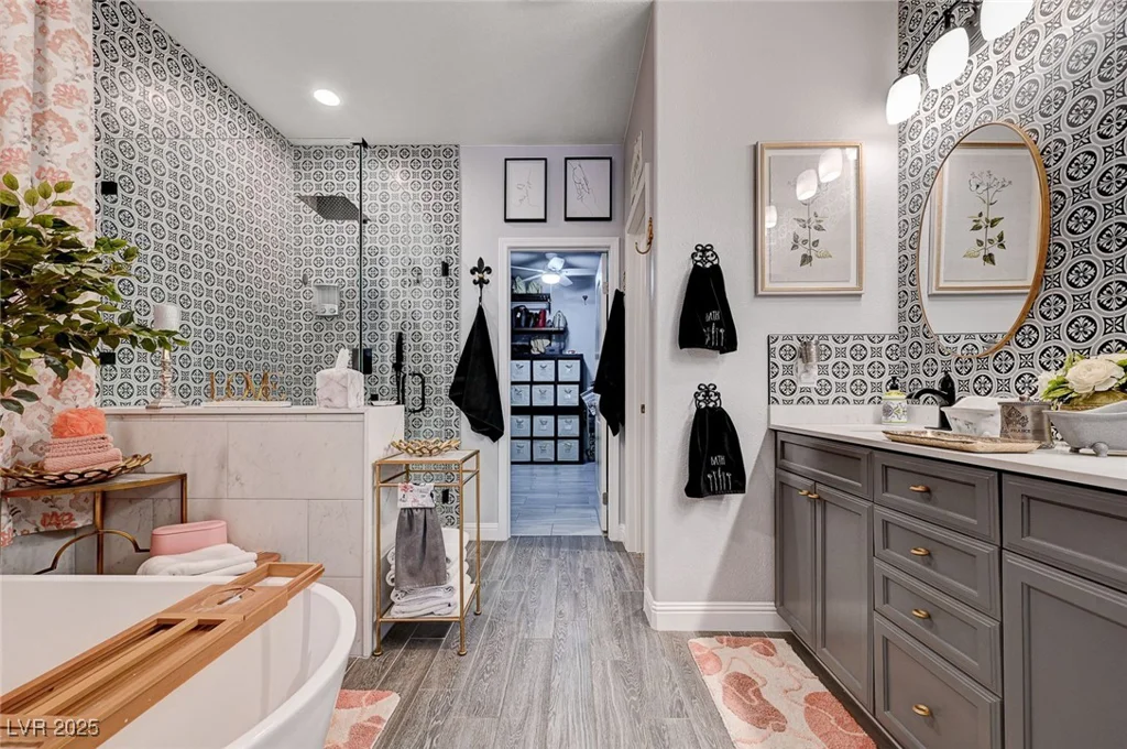 6929 Benson Ferry, Las Vegas, NV 89149