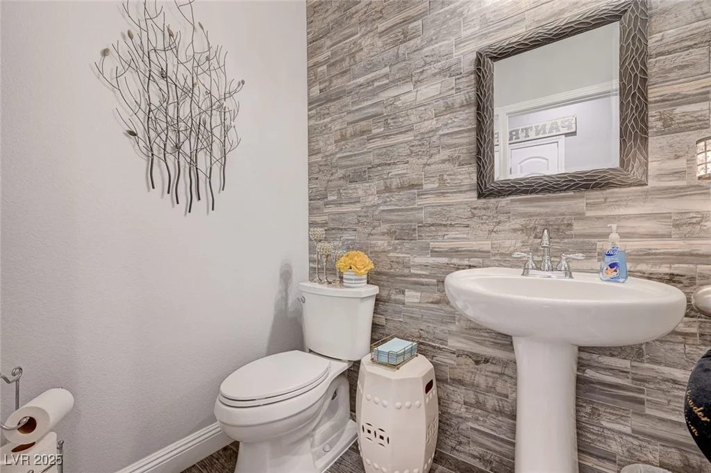6929 Benson Ferry, Las Vegas, NV 89149