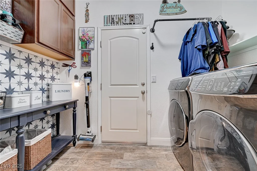 6929 Benson Ferry, Las Vegas, NV 89149