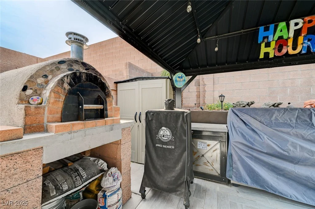 6929 Benson Ferry, Las Vegas, NV 89149