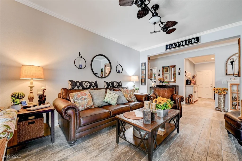 6929 Benson Ferry, Las Vegas, NV 89149
