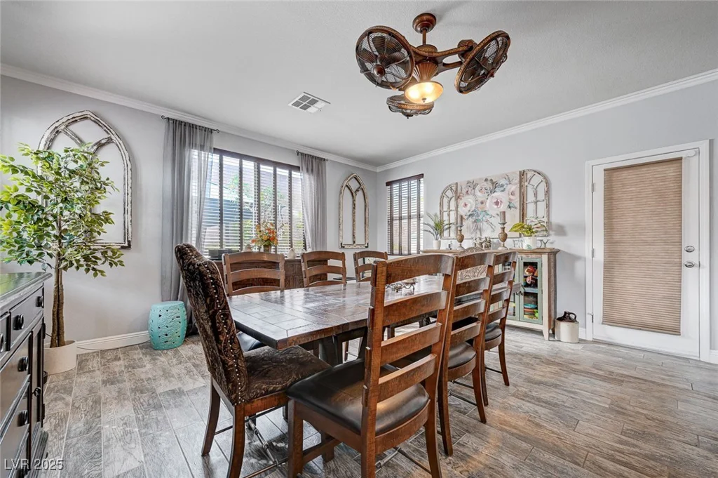 6929 Benson Ferry, Las Vegas, NV 89149