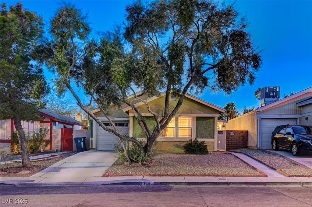 7341 Girard, Las Vegas, NV 89147