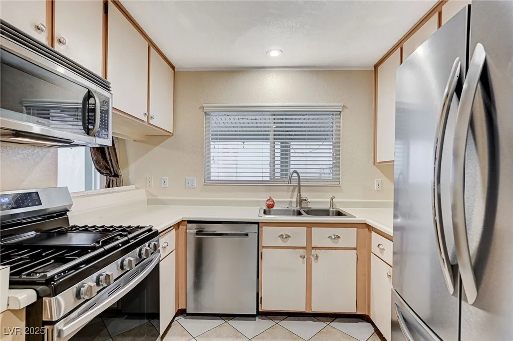 7341 Girard, Las Vegas, NV 89147