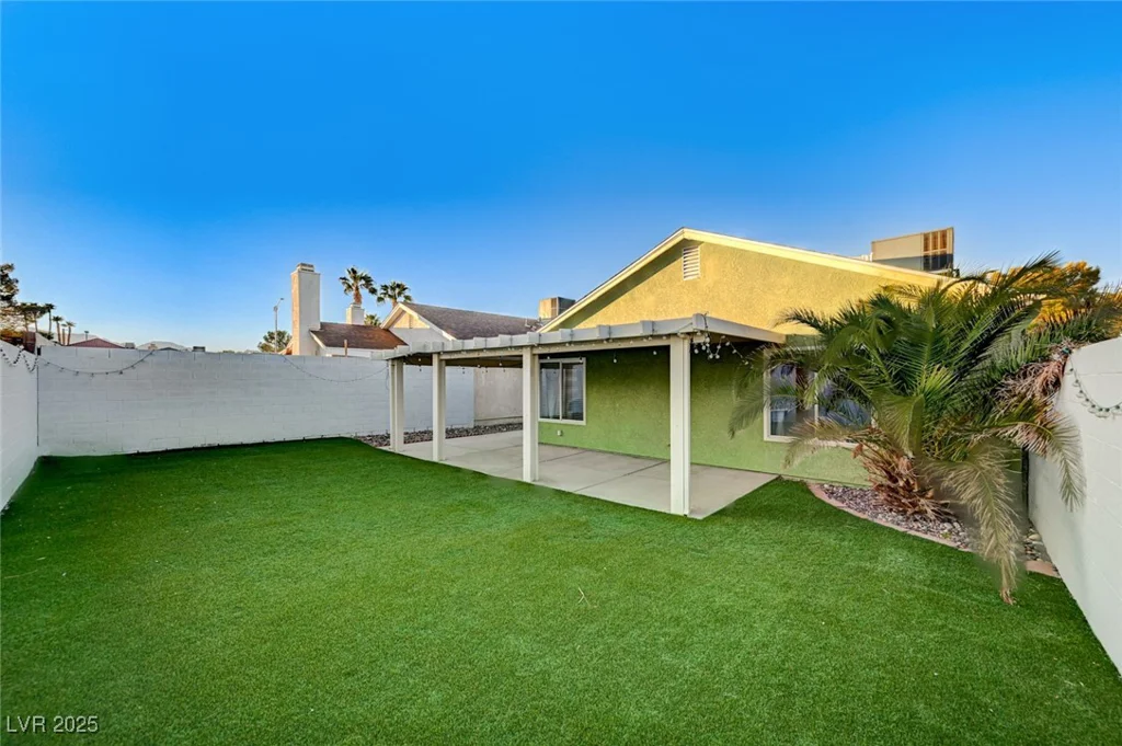 7341 Girard, Las Vegas, NV 89147