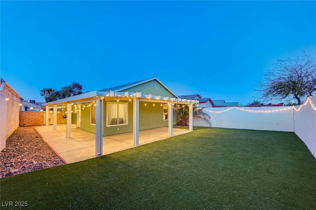 7341 Girard, Las Vegas, NV 89147