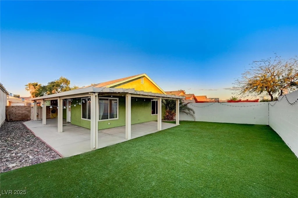 7341 Girard, Las Vegas, NV 89147