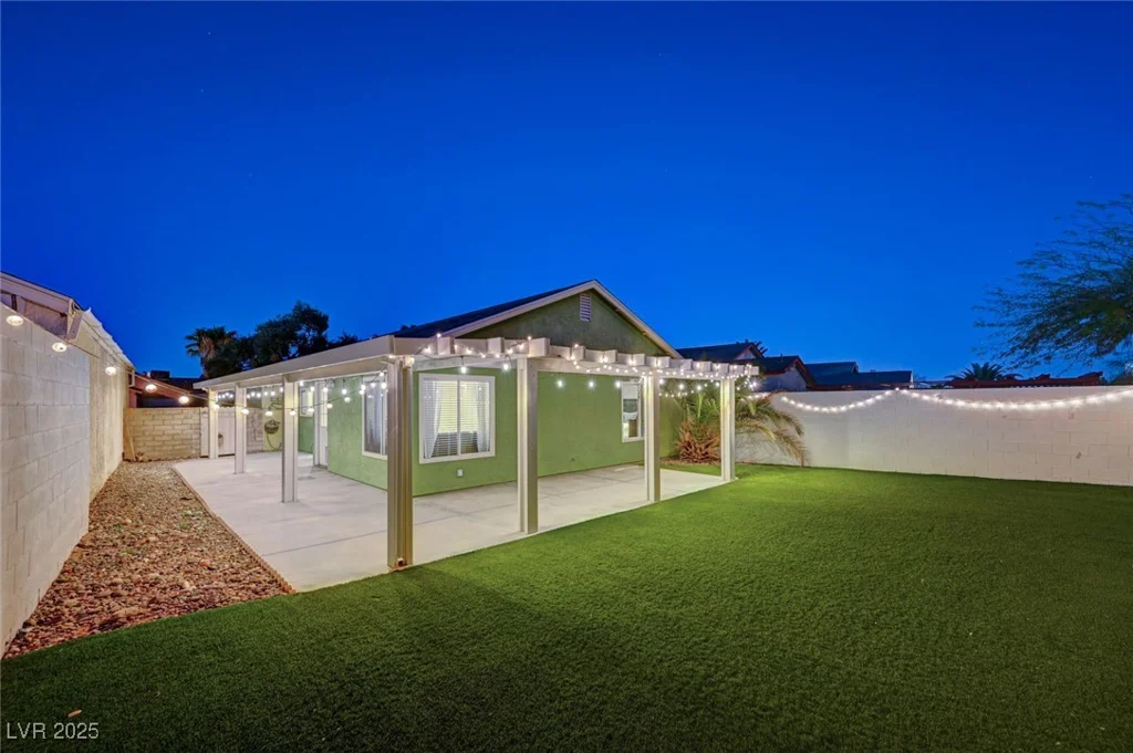 7341 Girard, Las Vegas, NV 89147
