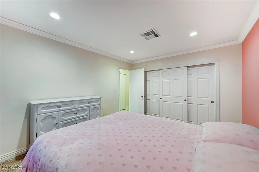 7341 Girard, Las Vegas, NV 89147