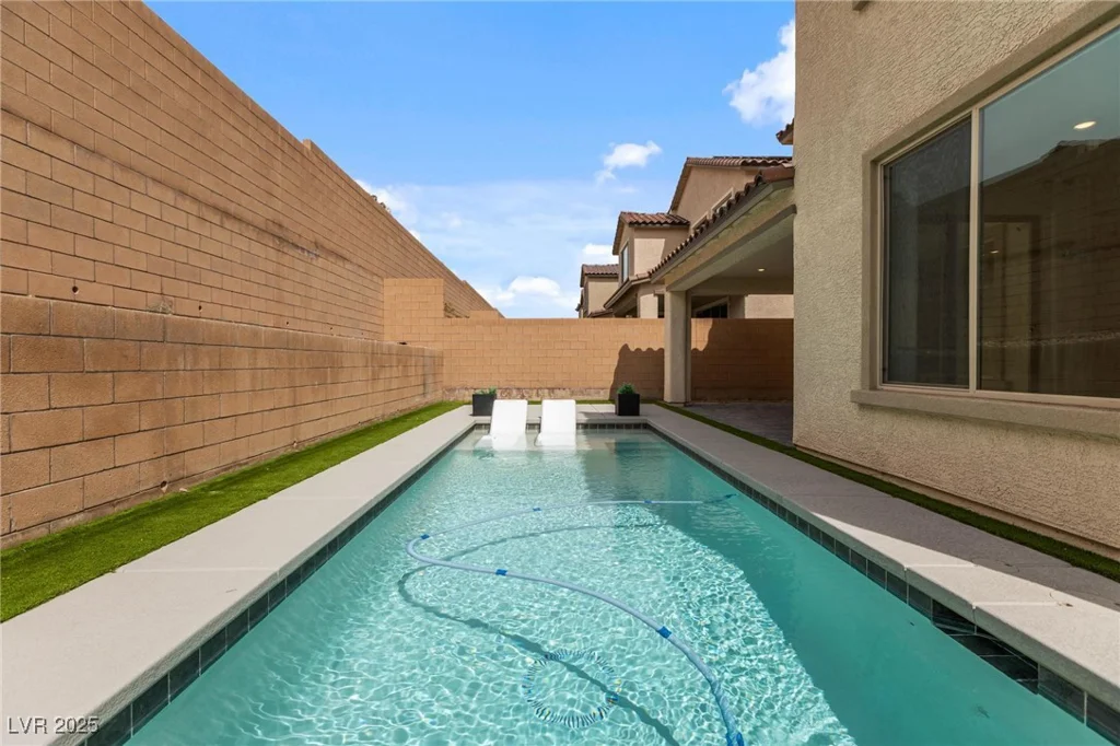 6545 Vanhoven Crest, Las Vegas, NV 89166