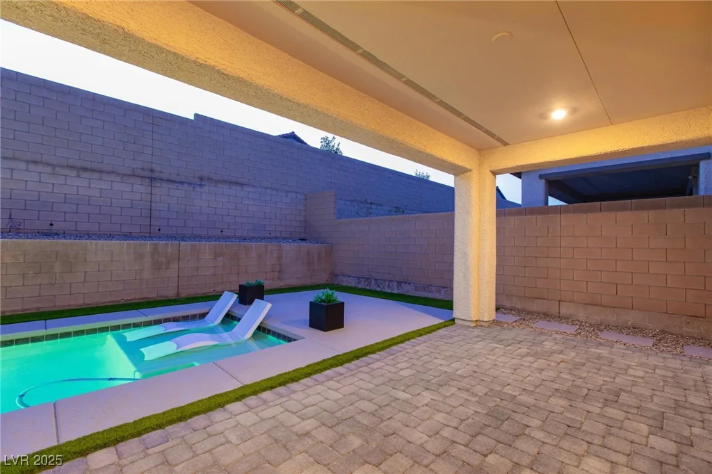 6545 Vanhoven Crest, Las Vegas, NV 89166