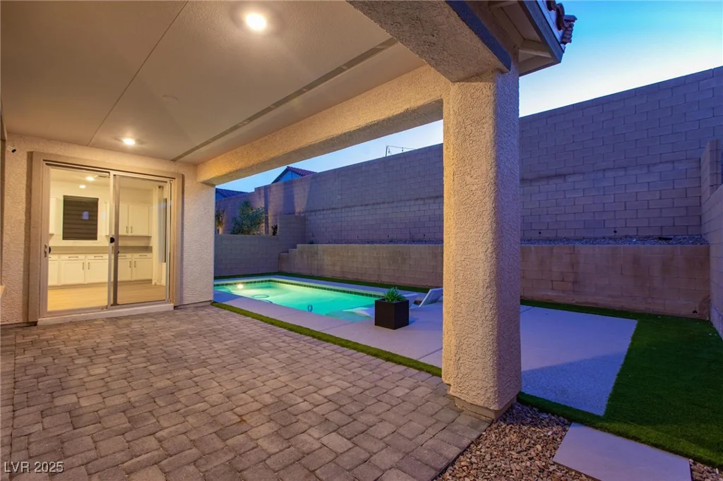 6545 Vanhoven Crest, Las Vegas, NV 89166