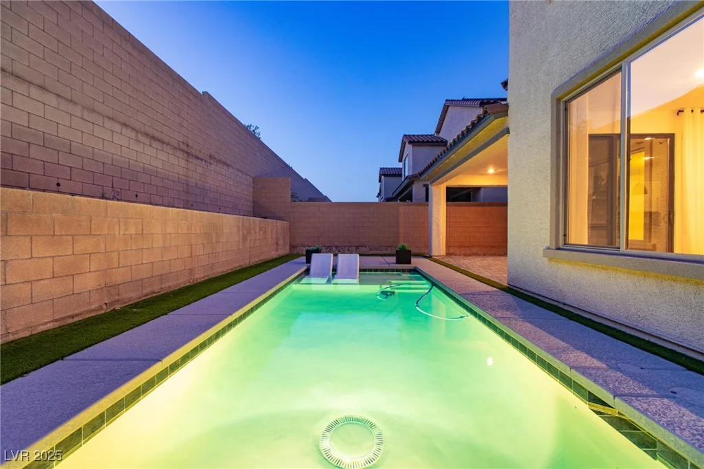 6545 Vanhoven Crest, Las Vegas, NV 89166