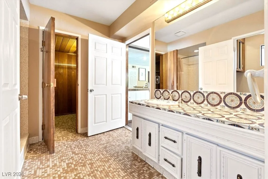 4360 Flandes, Las Vegas, NV 89121