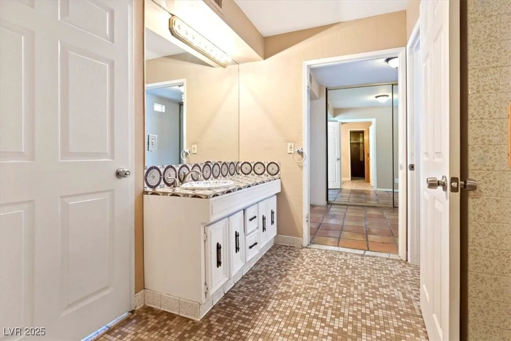 4360 Flandes, Las Vegas, NV 89121