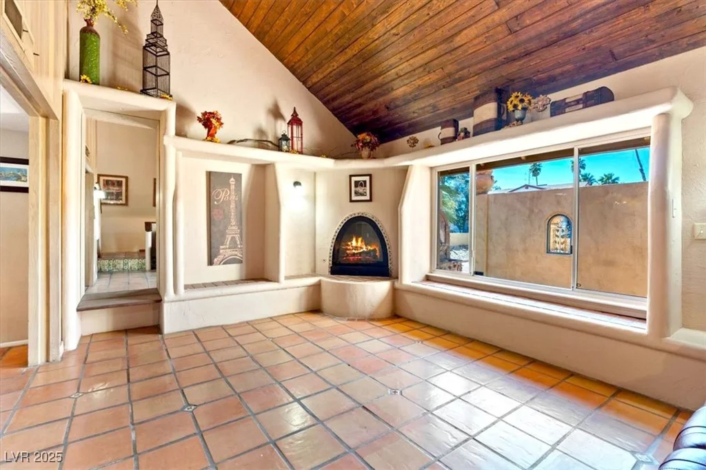 4360 Flandes, Las Vegas, NV 89121