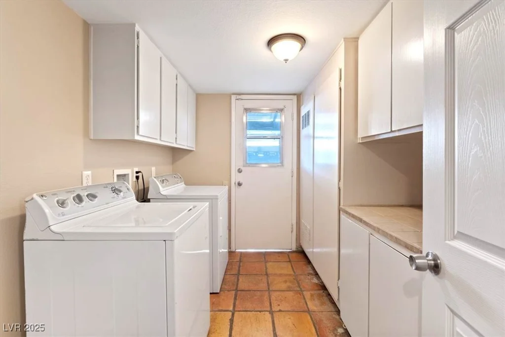 4360 Flandes, Las Vegas, NV 89121