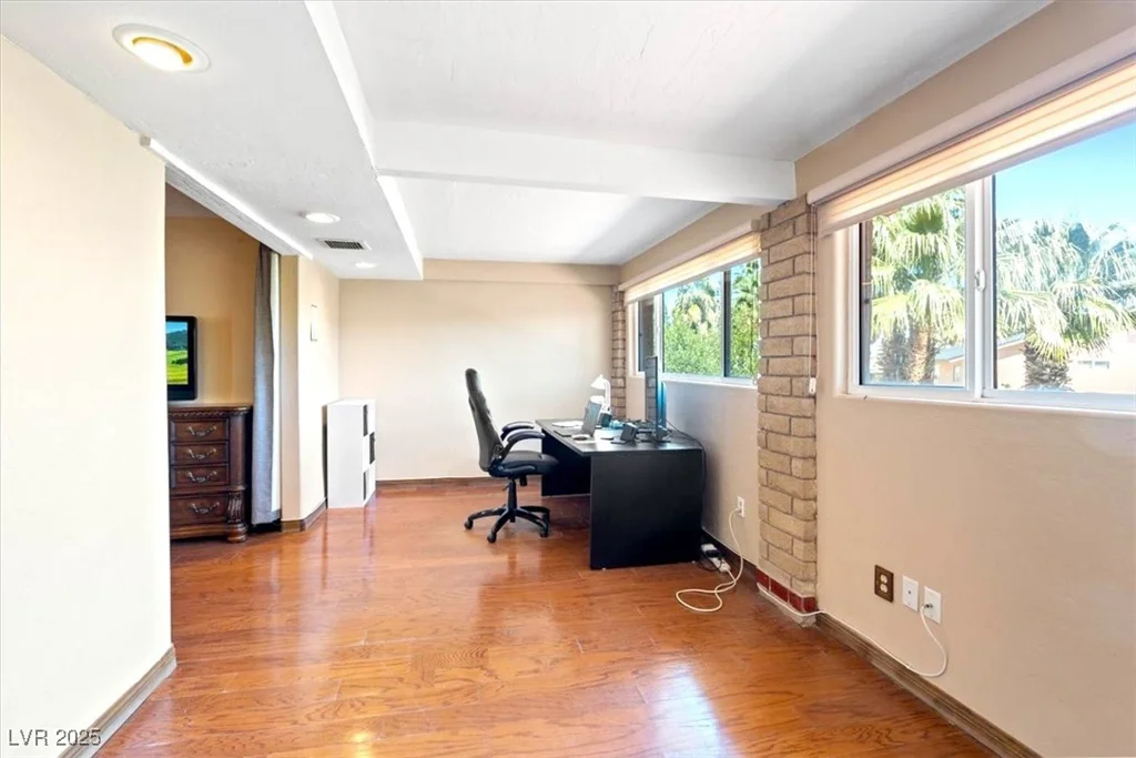 4360 Flandes, Las Vegas, NV 89121