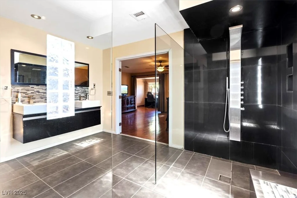 4360 Flandes, Las Vegas, NV 89121